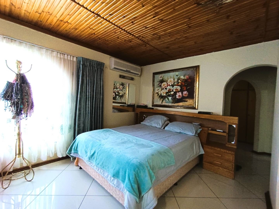 4 Bedroom Property for Sale in Langenhovenpark Free State
